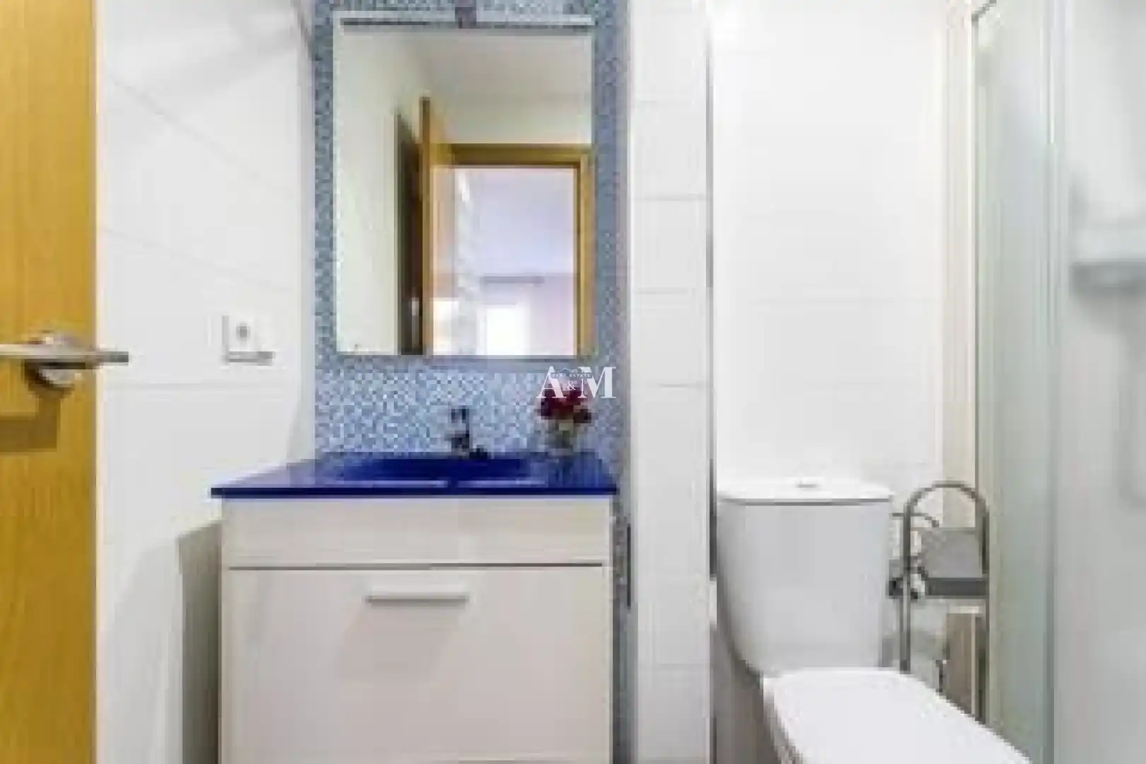 Badezimmer von Einfamilien-Reihenhaus zur Miete in Santa Pola mit Klimaanlage, Heizung und Privatgarten
