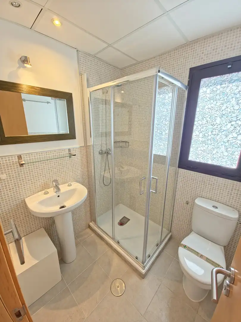 Badezimmer von Dachboden zur Miete in Mijas mit Klimaanlage, Heizung und Terrasse