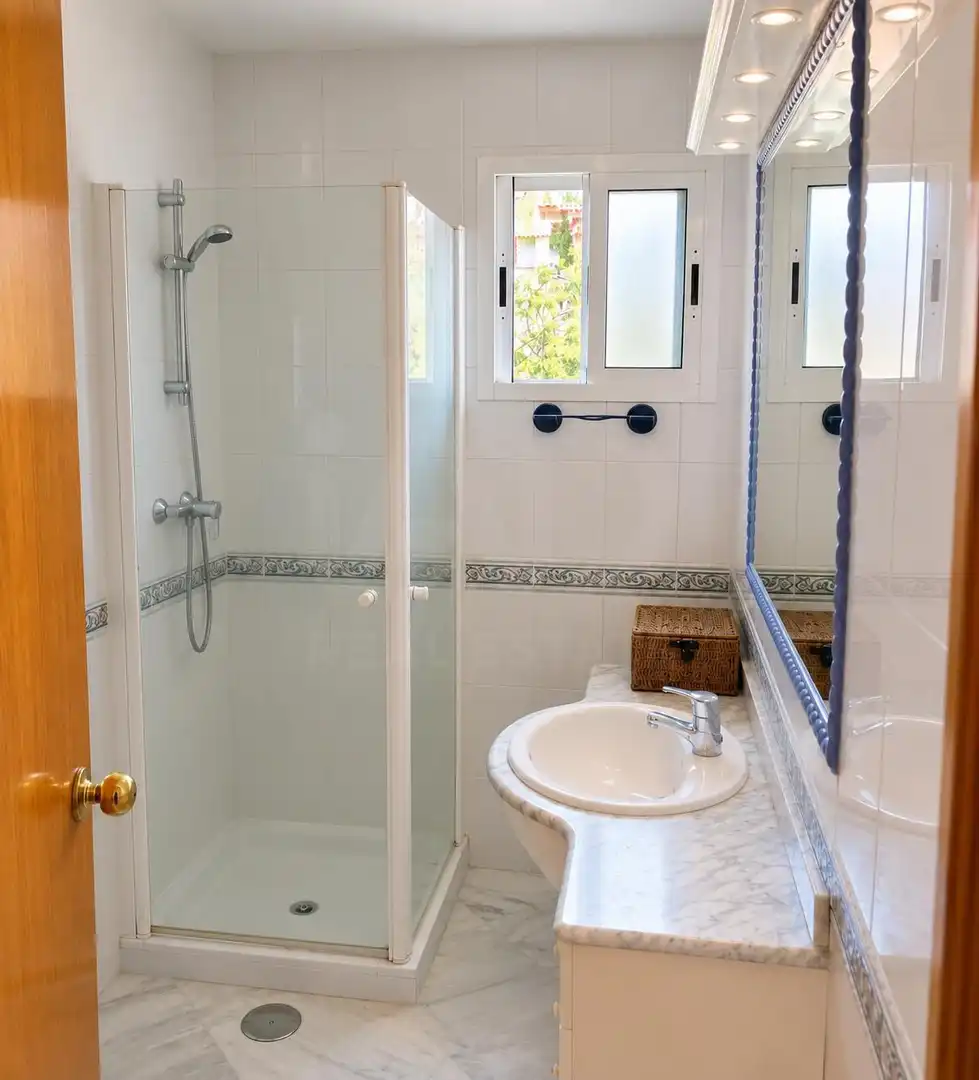 Bany de Casa o xalet en venda en El Rompido amb Terrassa i Piscina