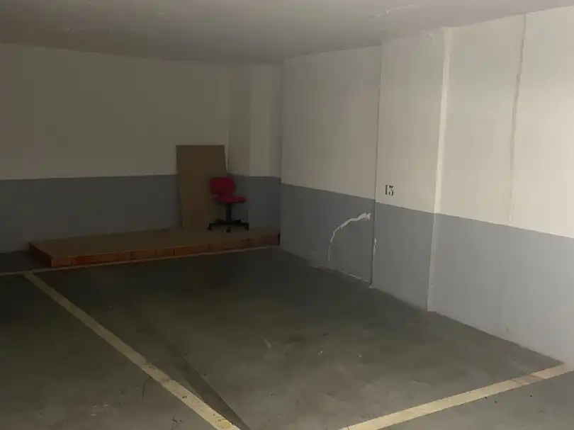 Garage zur Miete in Valencia mit Alarm