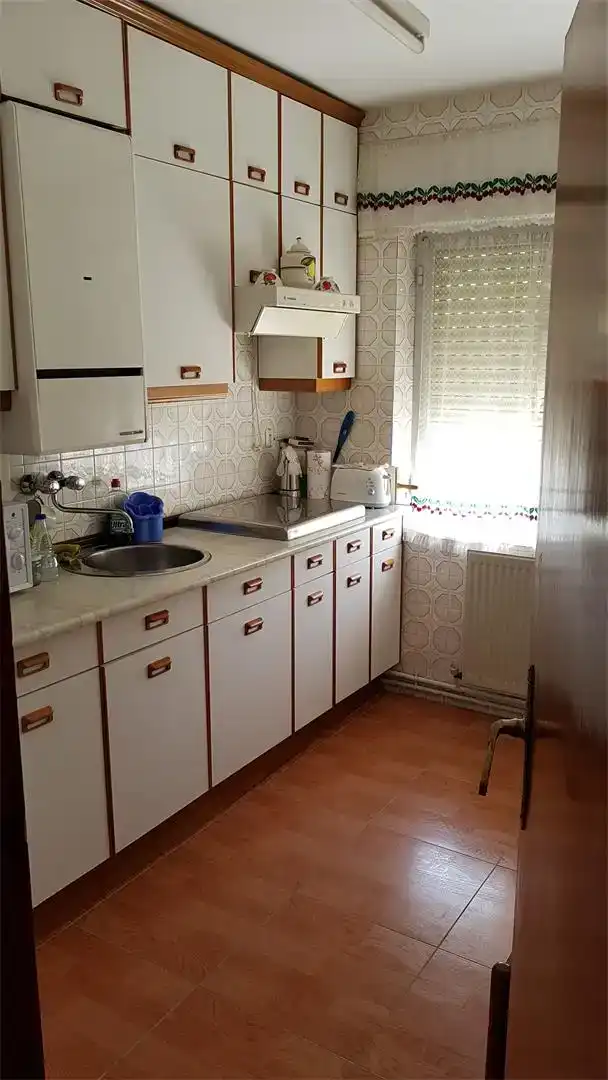 Cuina de Casa adosada en venda en Serradilla del Arroyo amb Traster, Moblat i Rentadora