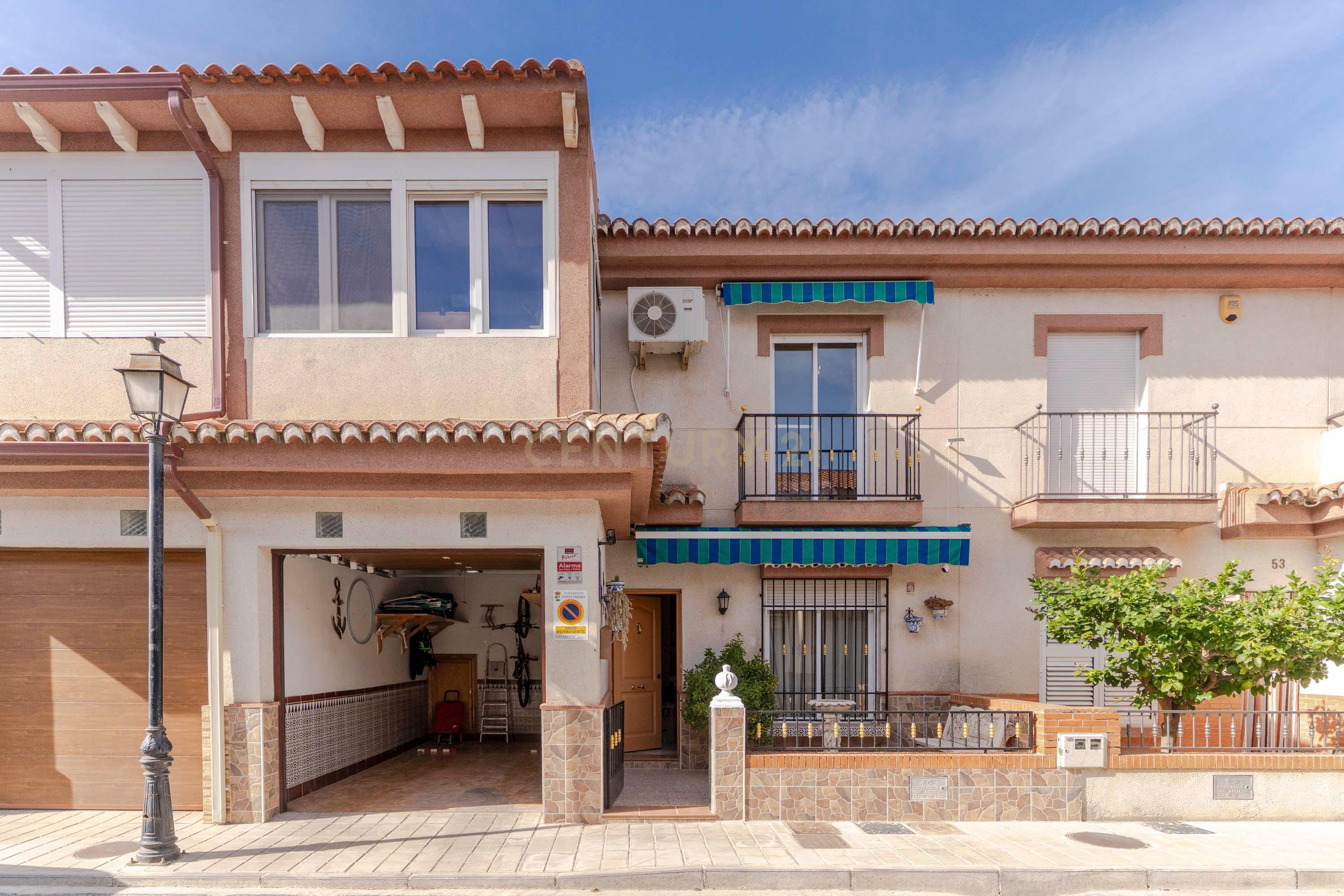 Exterior view of Single-family semi-detached for sale in Fuente Vaqueros  with Air Conditioner