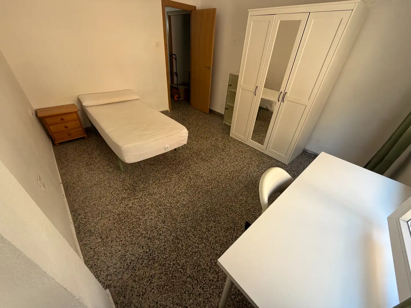 Habitación de Piso de alquiler en Murcia con Amueblado, Horno y Lavadora