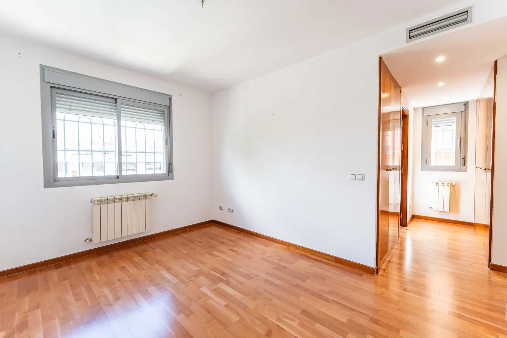 Dormitori de Casa adosada en venda en Arroyomolinos (Madrid) amb Aire condicionat, Calefacció i Jardí privat