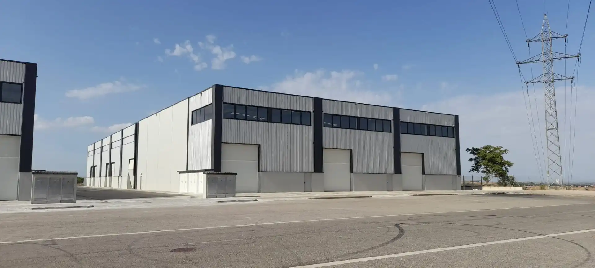 Nau industrial de lloguer a Magraners