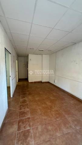 Local comercial en Alquiler en Nueva Andalucía