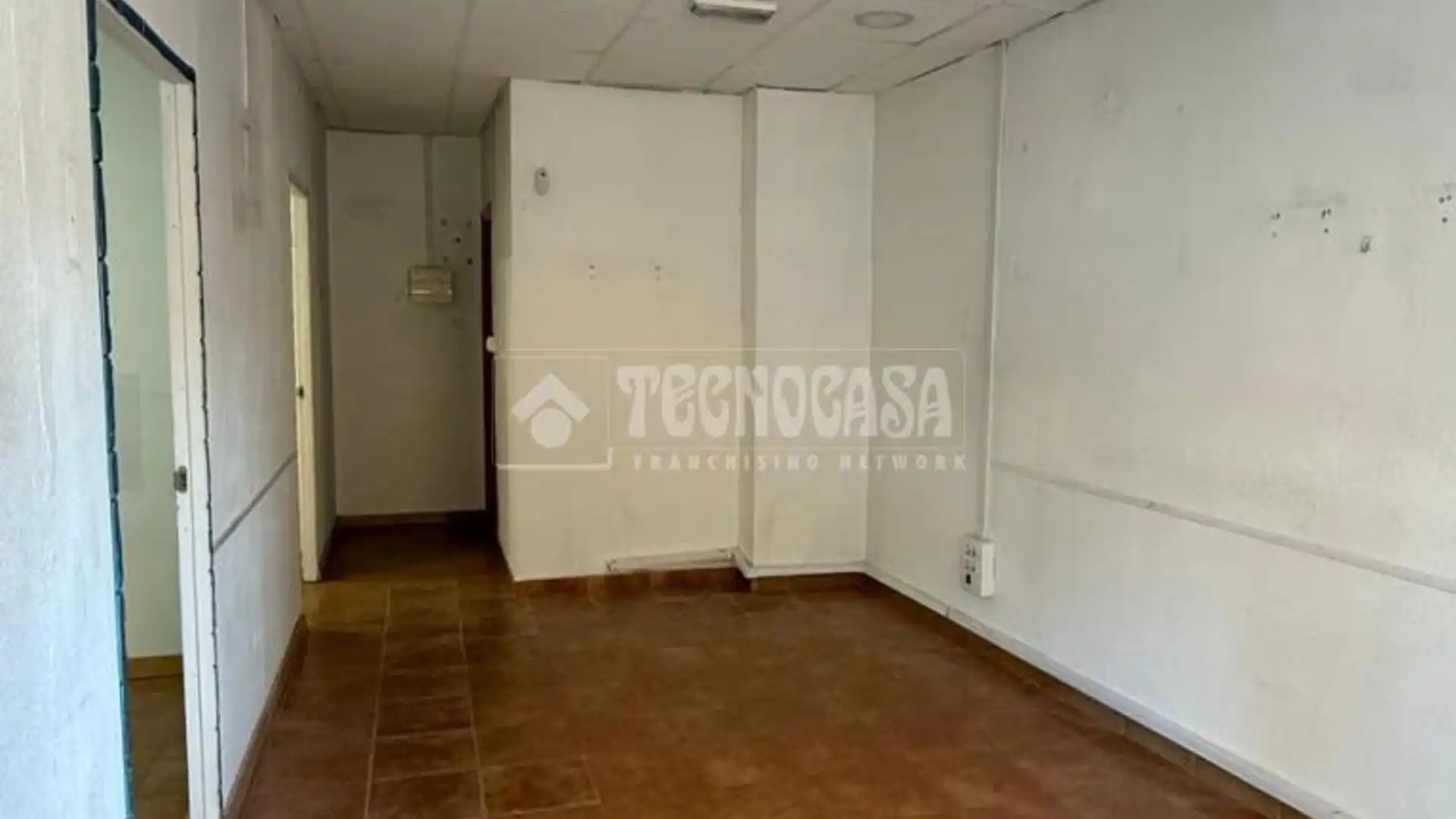 Local de alquiler en Nueva Andalucía