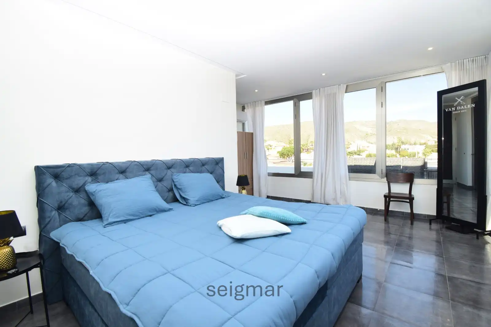 Houses for sale in Pueblo Acantilado - Lanuza