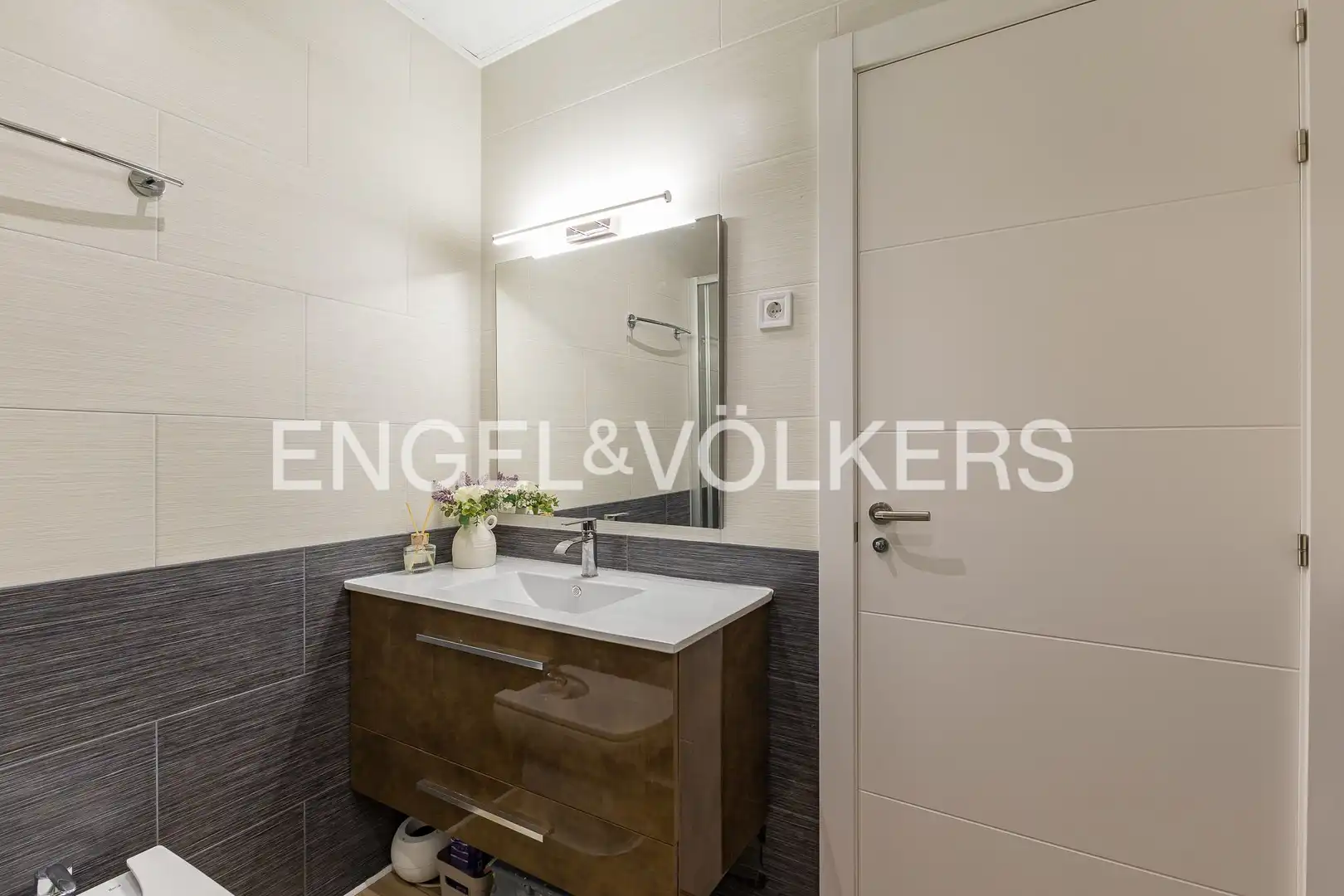 Baño de Casa o chalet en venta en Vilanova i la Geltrú con Aire acondicionado, Calefacción y Terraza
