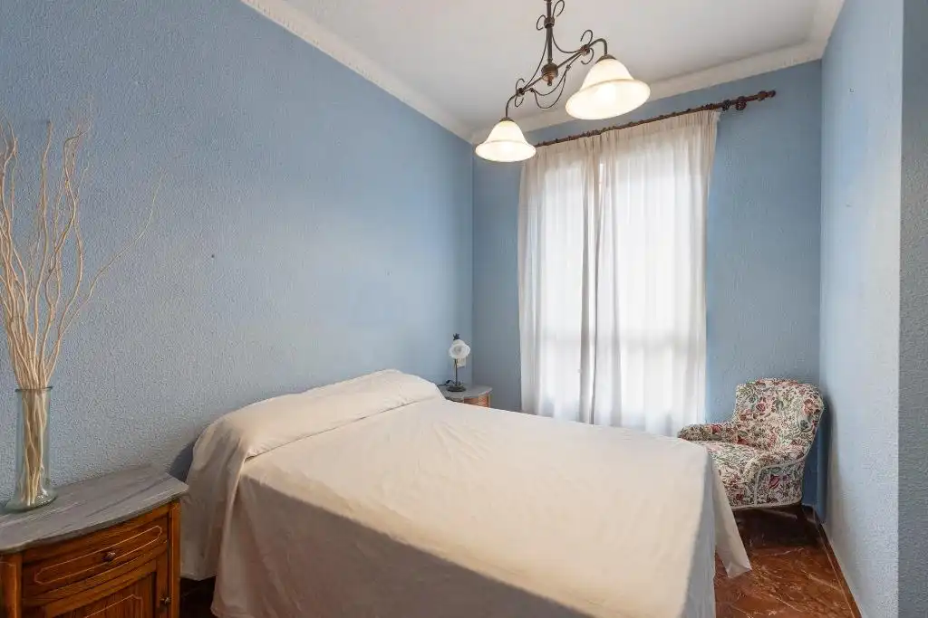 Habitación de Casa adosada en venta en Granada con Terraza