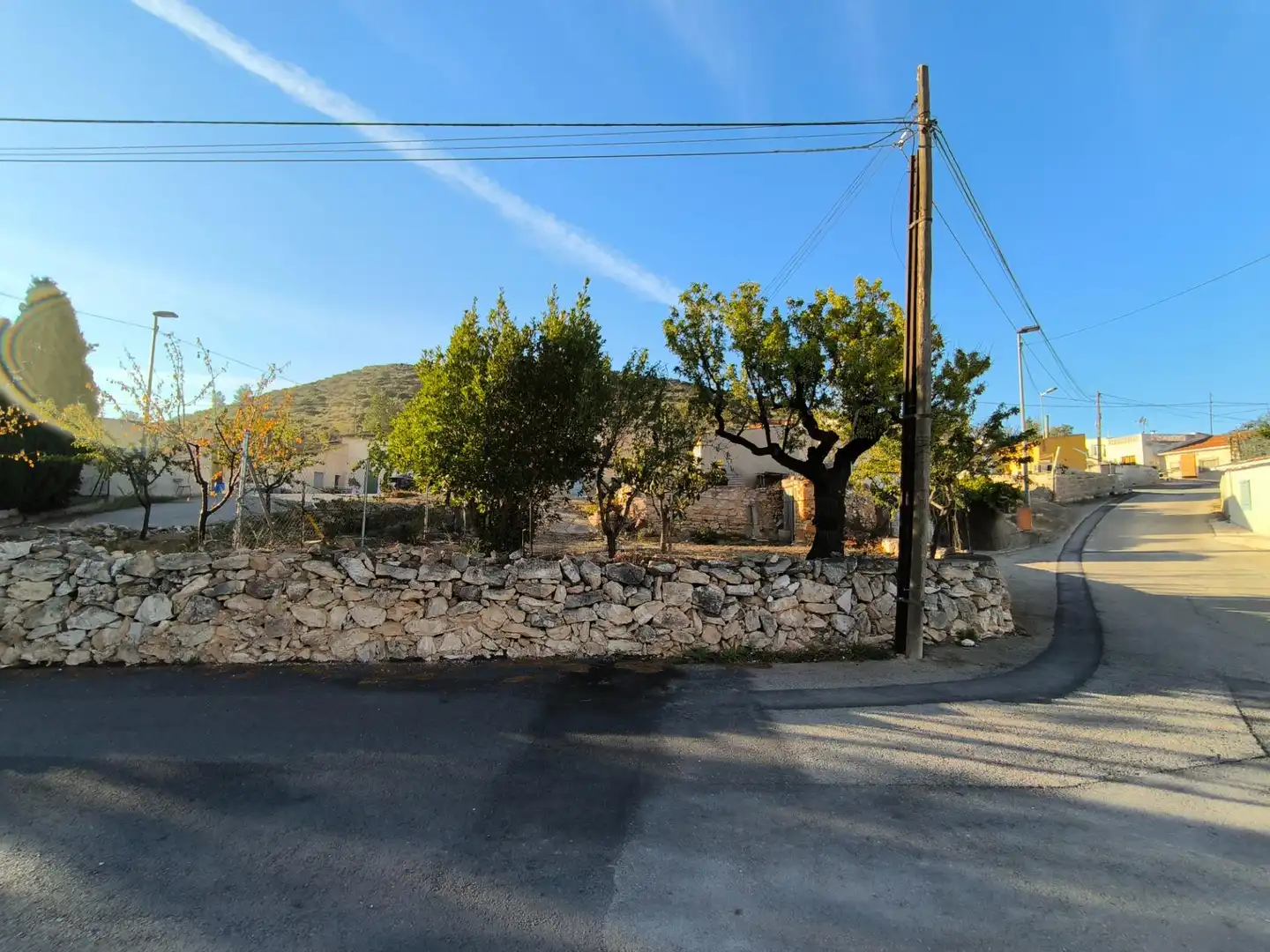 Vista exterior de Finca rústica en venda en Algueña amb Calefacció i Terrassa
