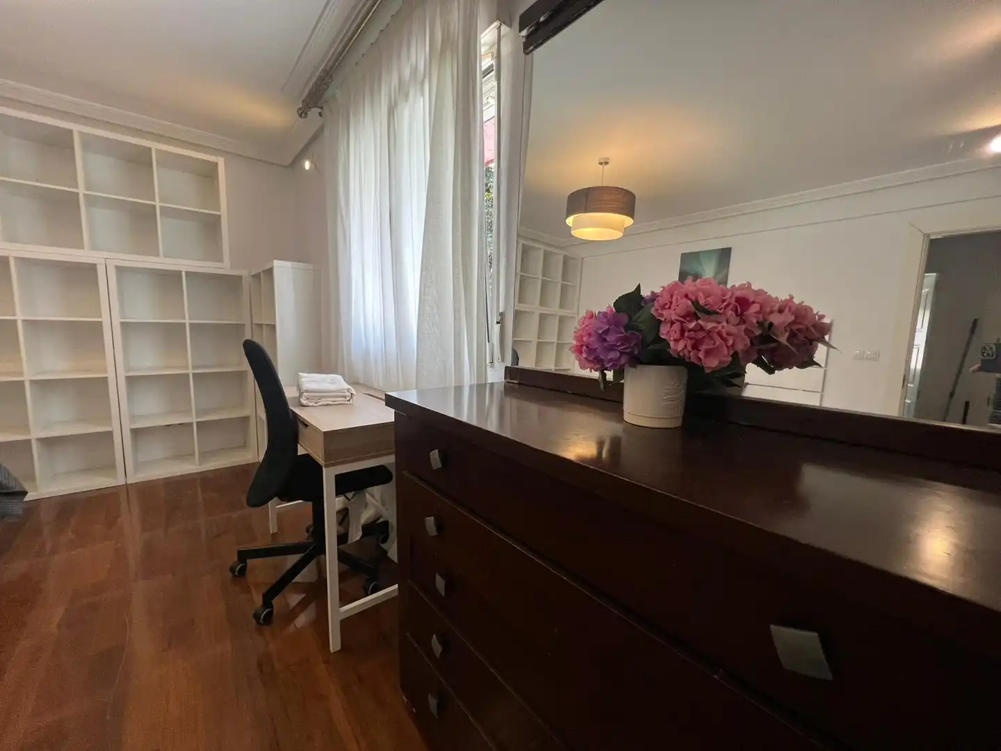Habitación de Casa o chalet para compartir en  Madrid Capital con Calefacción, Terraza y Piscina