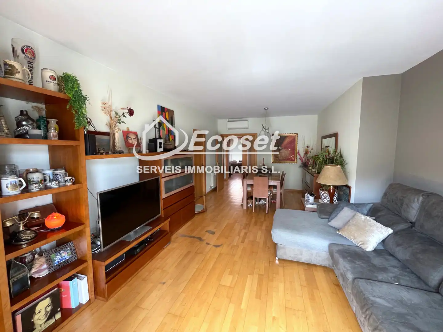 Sala d'estar de Pis en venda en Molins de Rei amb Aire condicionat, Calefacció i Parquet
