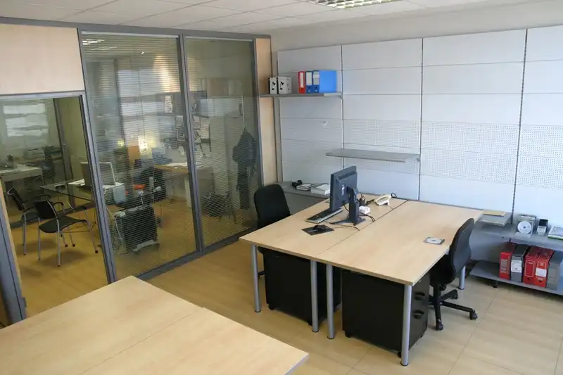 Office for sale in Llanera  with Heating and Furnished