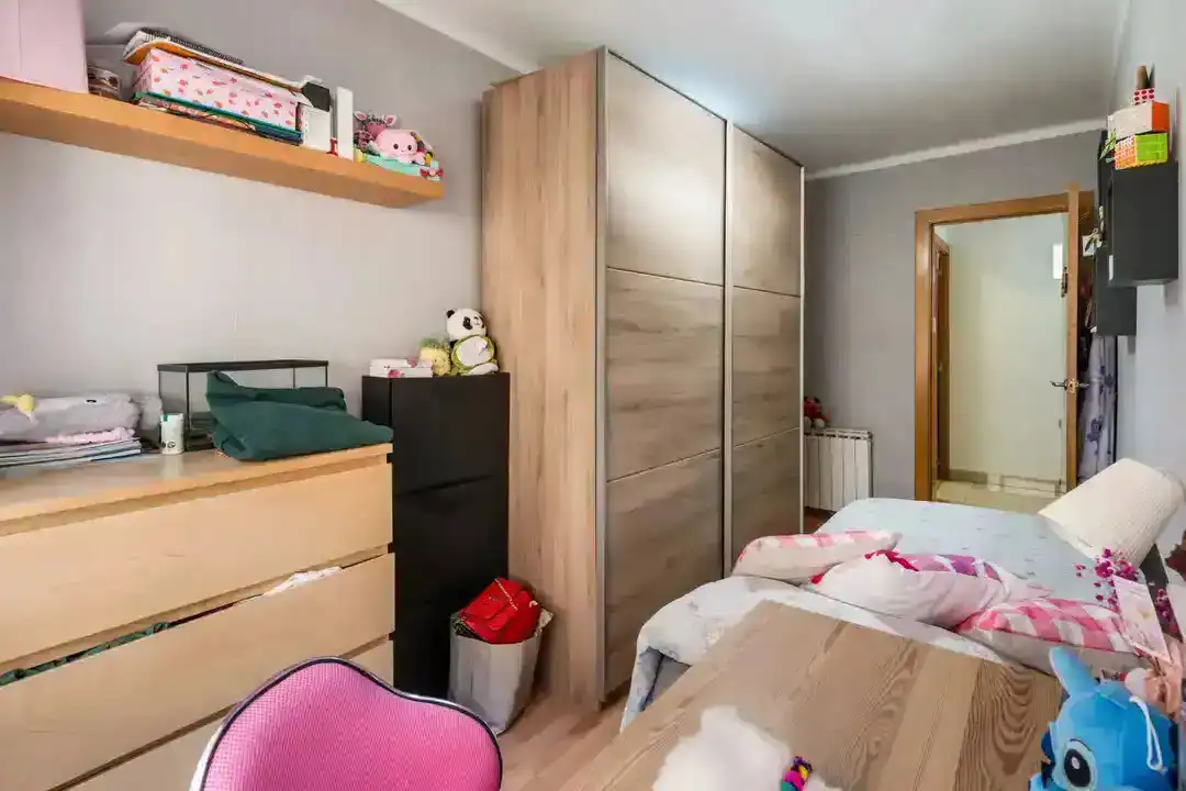 Habitación de Piso en venta en Rubí con Calefacción, Terraza y Trastero