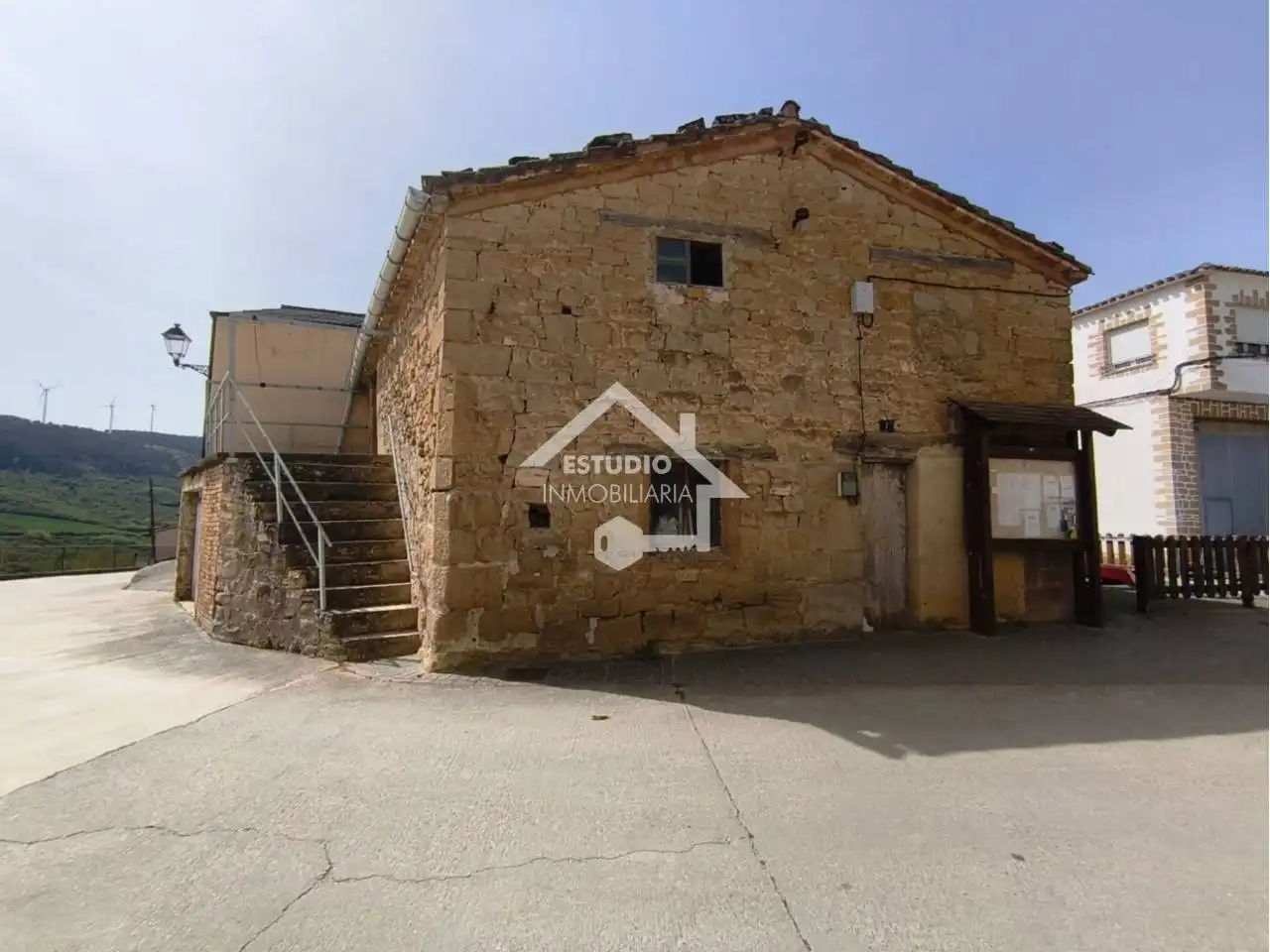 Exterior view of Garage for sale in Aguilar de Codés