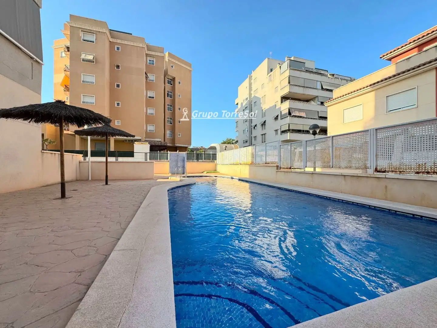 Swimming pool of Flat for sale in Elche / Elx  with Air Conditioner, Heating and Terrace