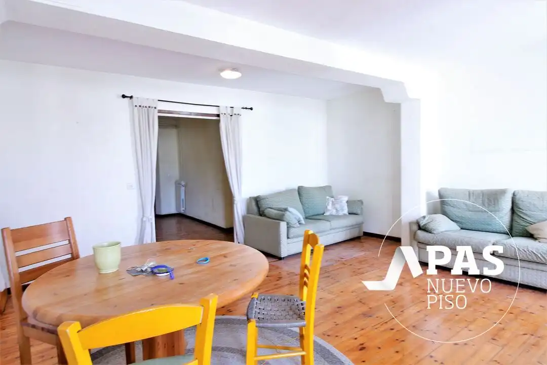 Wohnzimmer von Wohnung zum Verkauf in Santander mit Heizung und Balkon