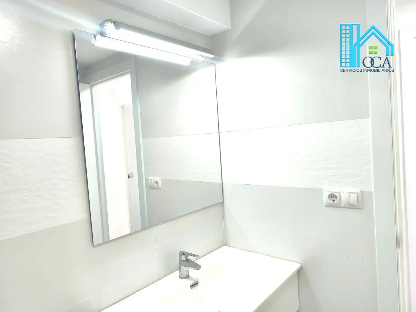 Baño de Piso en venta en Móstoles con Aire acondicionado, Jardín privado y Piscina comunitaria