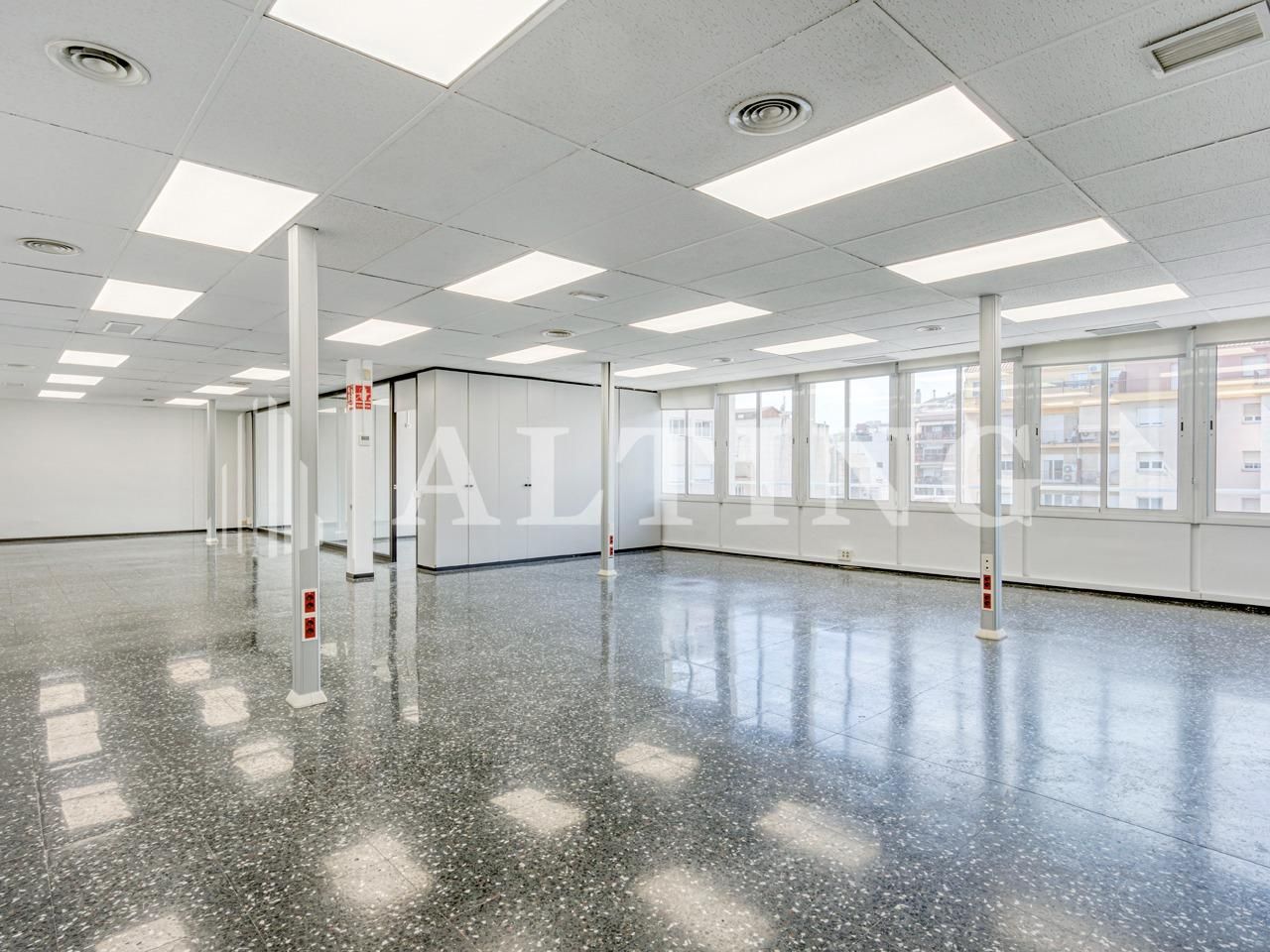 Office to rent in  Barcelona Capital  with Air Conditioner