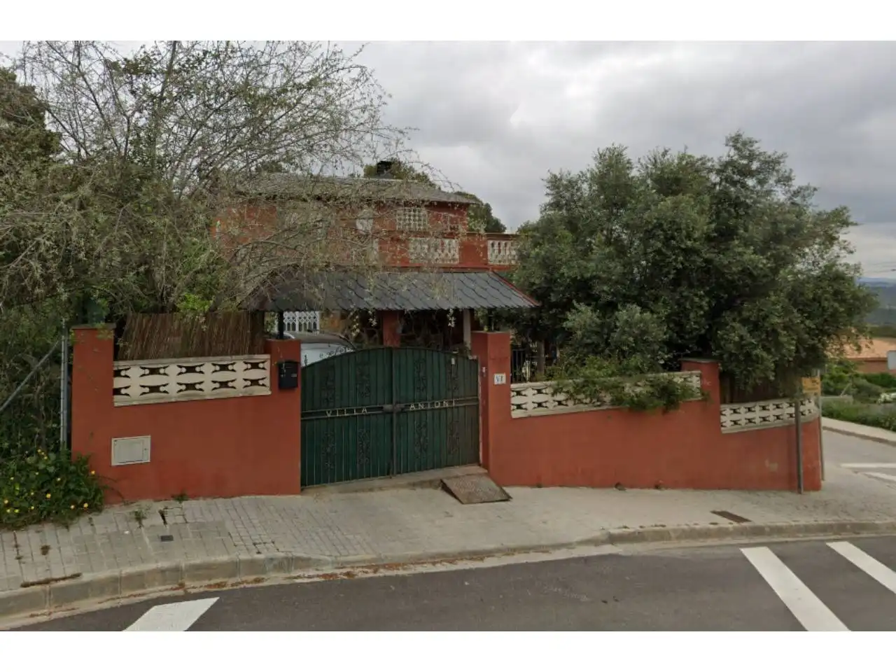 Casa amb piscina en venda a Canyelles