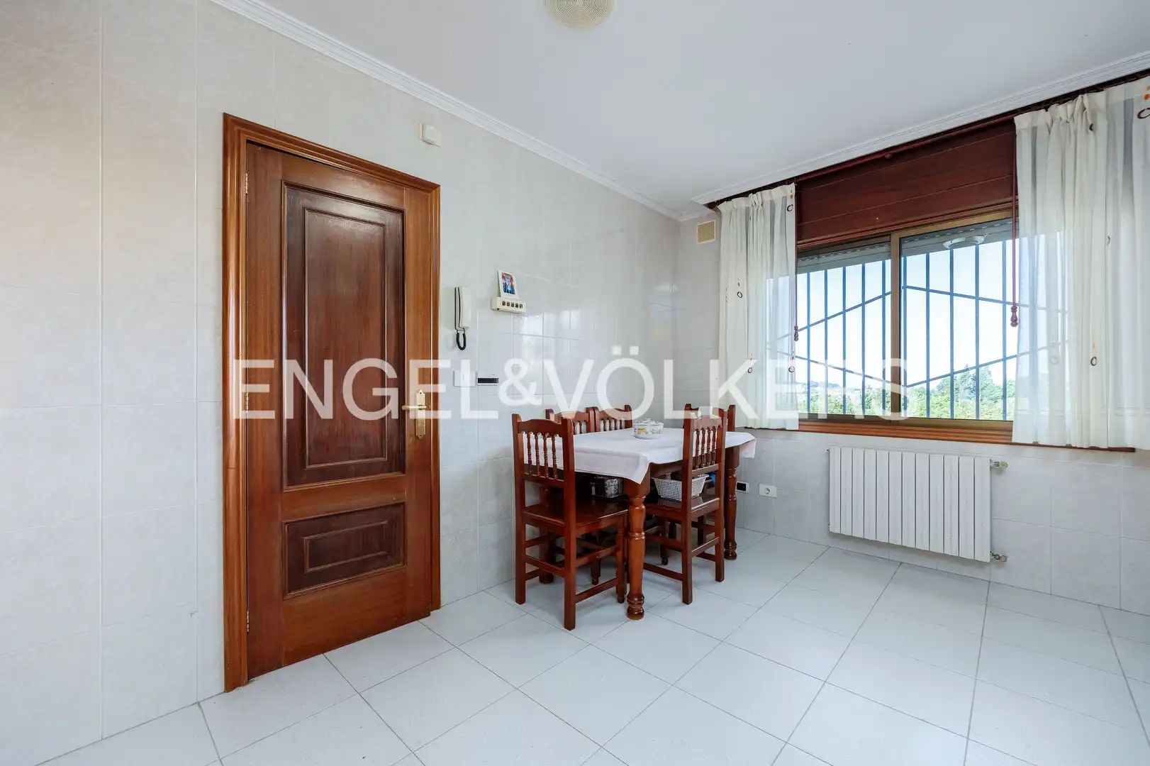 Comedor de Casa o chalet en venta en Vigo  con Calefacción, Jardín privado y Parquet