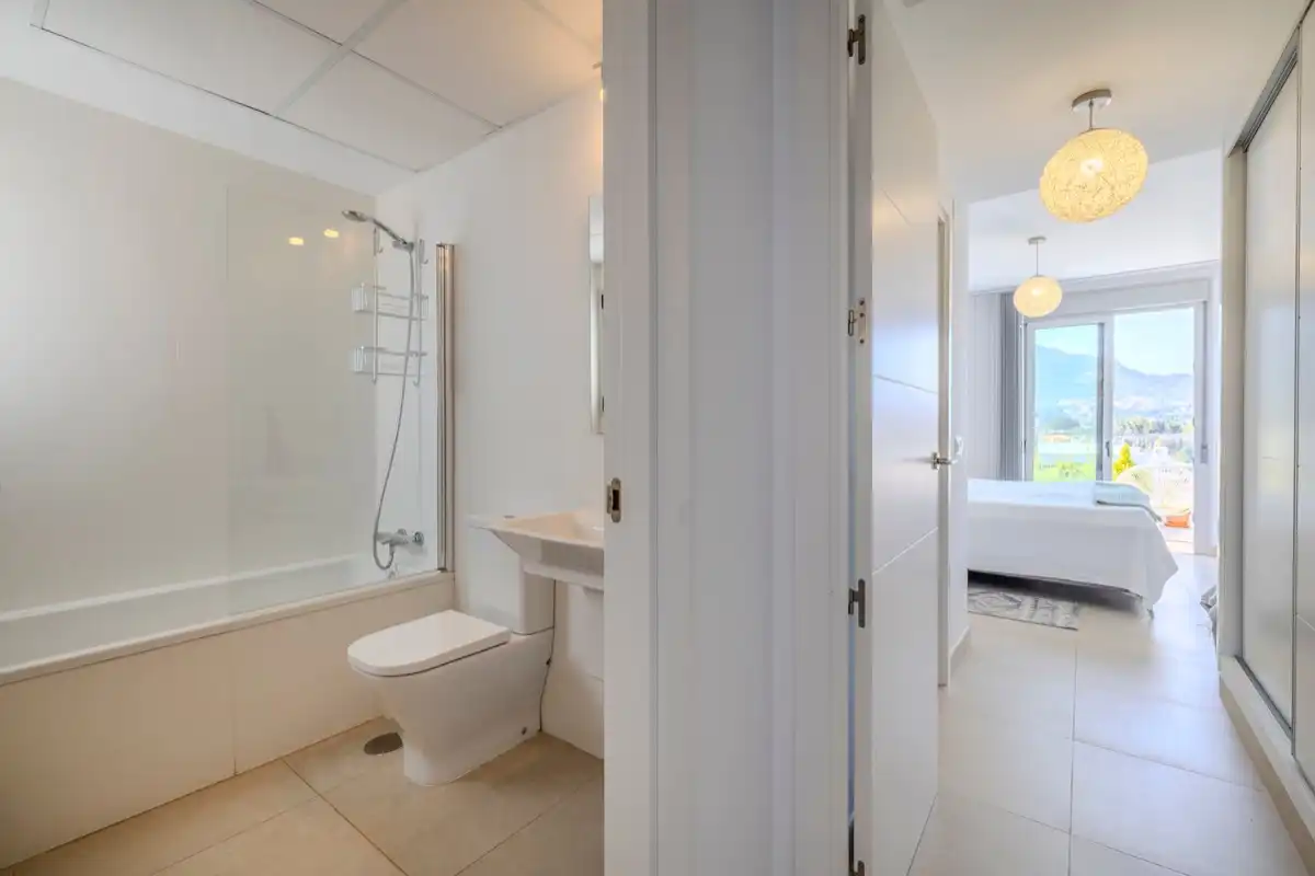 Badezimmer von Dachboden zum Verkauf in Dénia mit Klimaanlage, Heizung und Terrasse