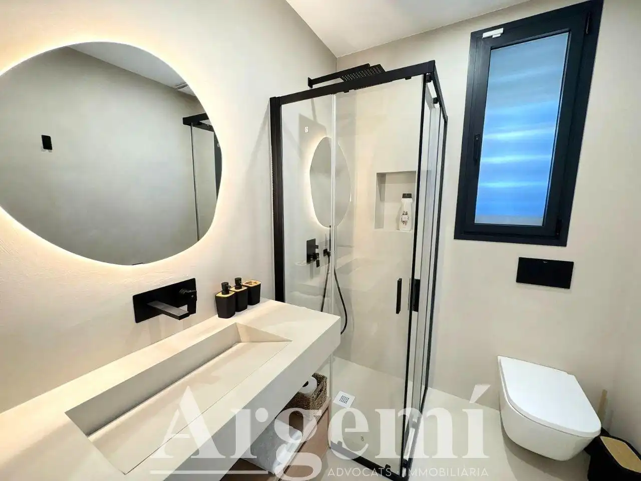 Baño de Casa o chalet en venta en Santa Perpètua de Mogoda con Aire acondicionado, Jardín privado y Piscina