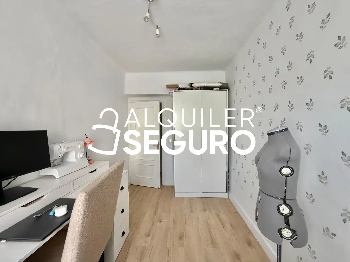 Dormitori de Pis de lloguer en Pozuelo de Alarcón amb Aire condicionat i Terrassa