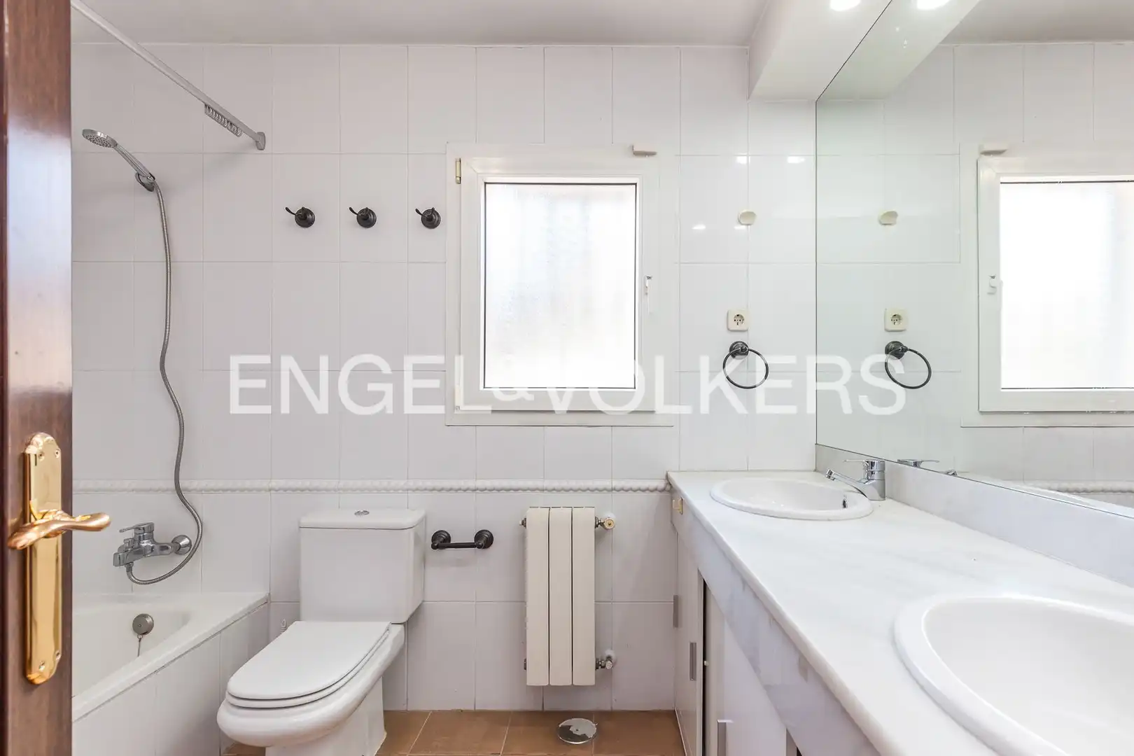 Bathroom of Houses for rent in Madrid  with Air Conditioner, Heating and Private garden