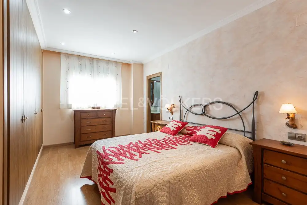 Habitación de Casa o chalet en venta en Náquera con Aire acondicionado, Calefacción y Jardín privado