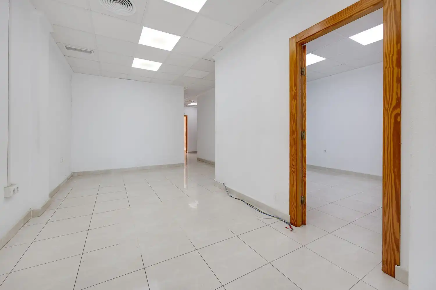 Commercial properties for sale in Torrevieja  with Air Conditioner