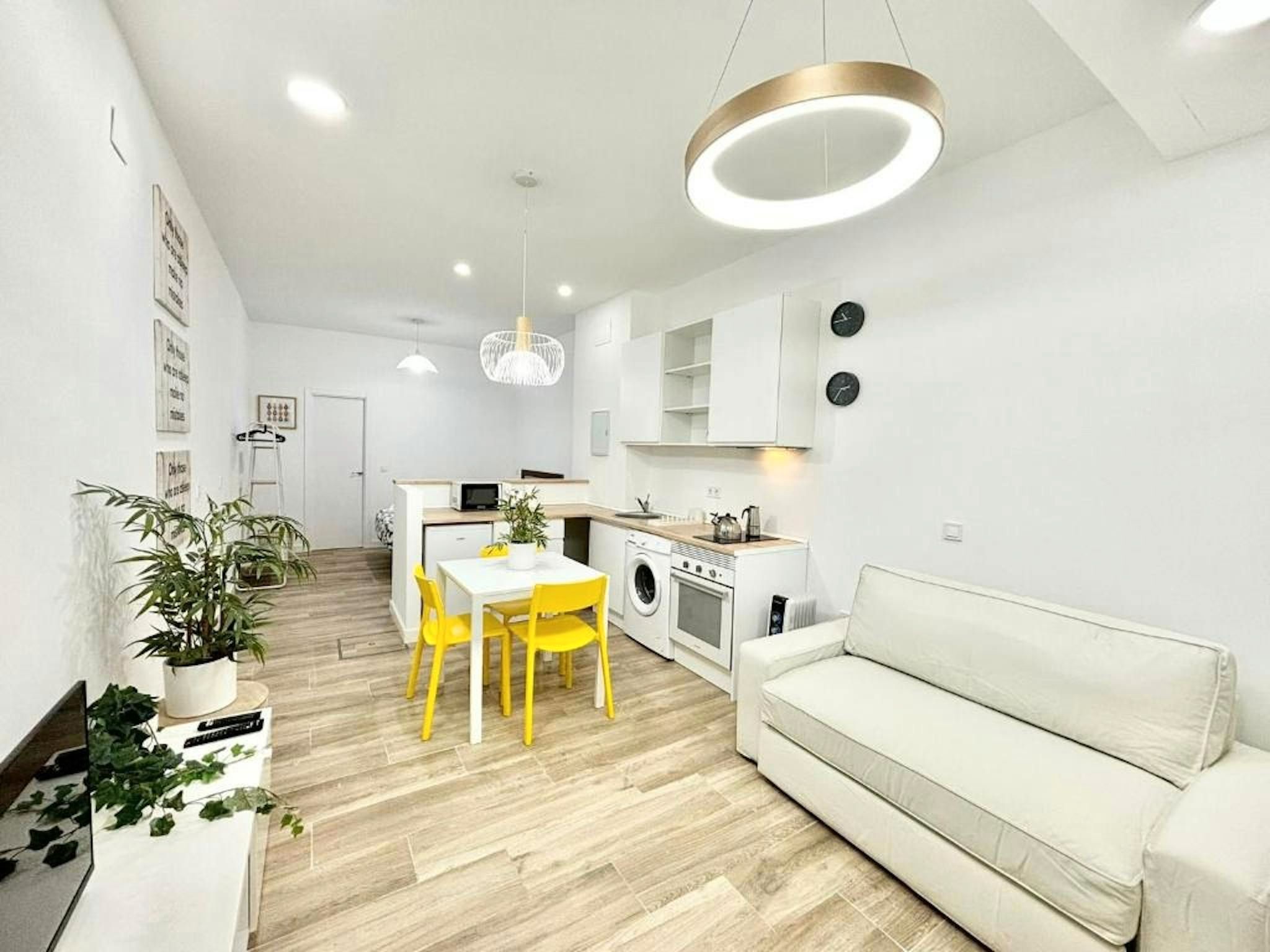 Kitchen of Flat to rent in  Madrid Capital  with Washing machine and TV