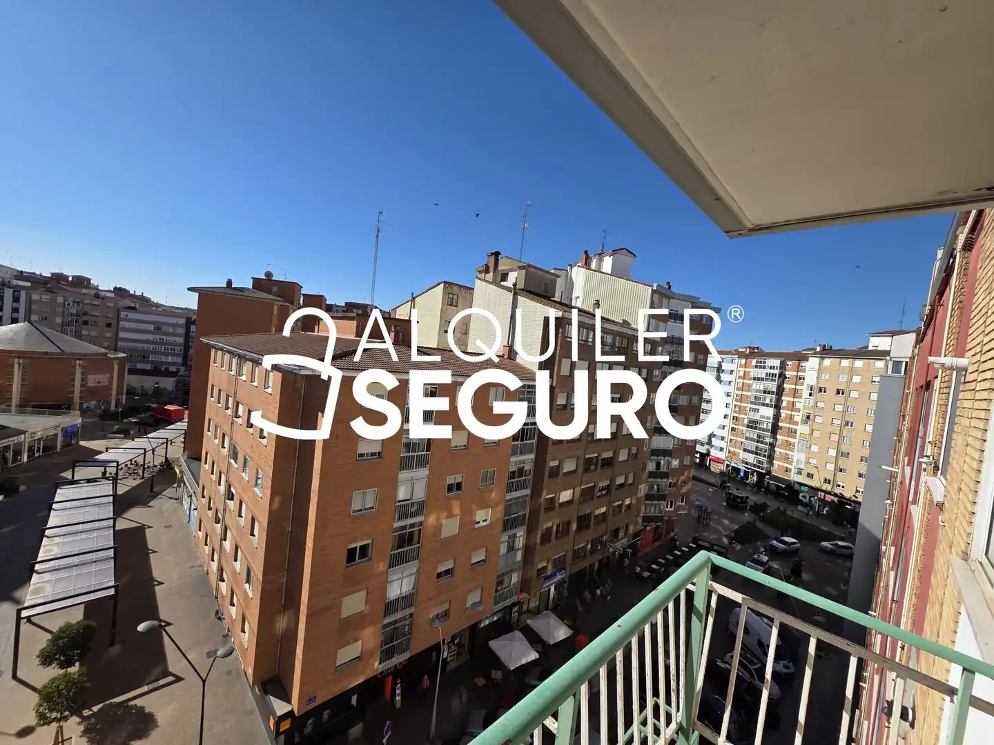Vista exterior de Piso de alquiler en Burgos con Calefacción, Terraza y Amueblado
