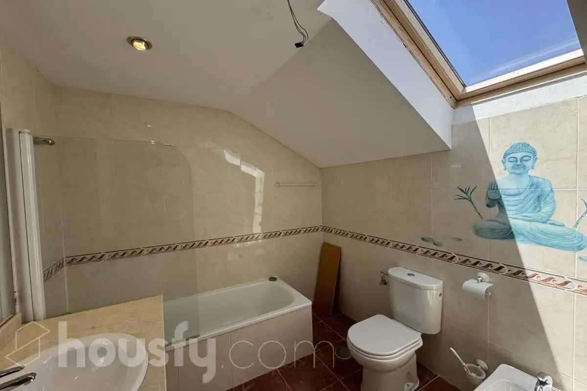 Bany de Casa o xalet de lloguer en San Lorenzo de El Escorial amb Jardí privat, Terrassa i Traster
