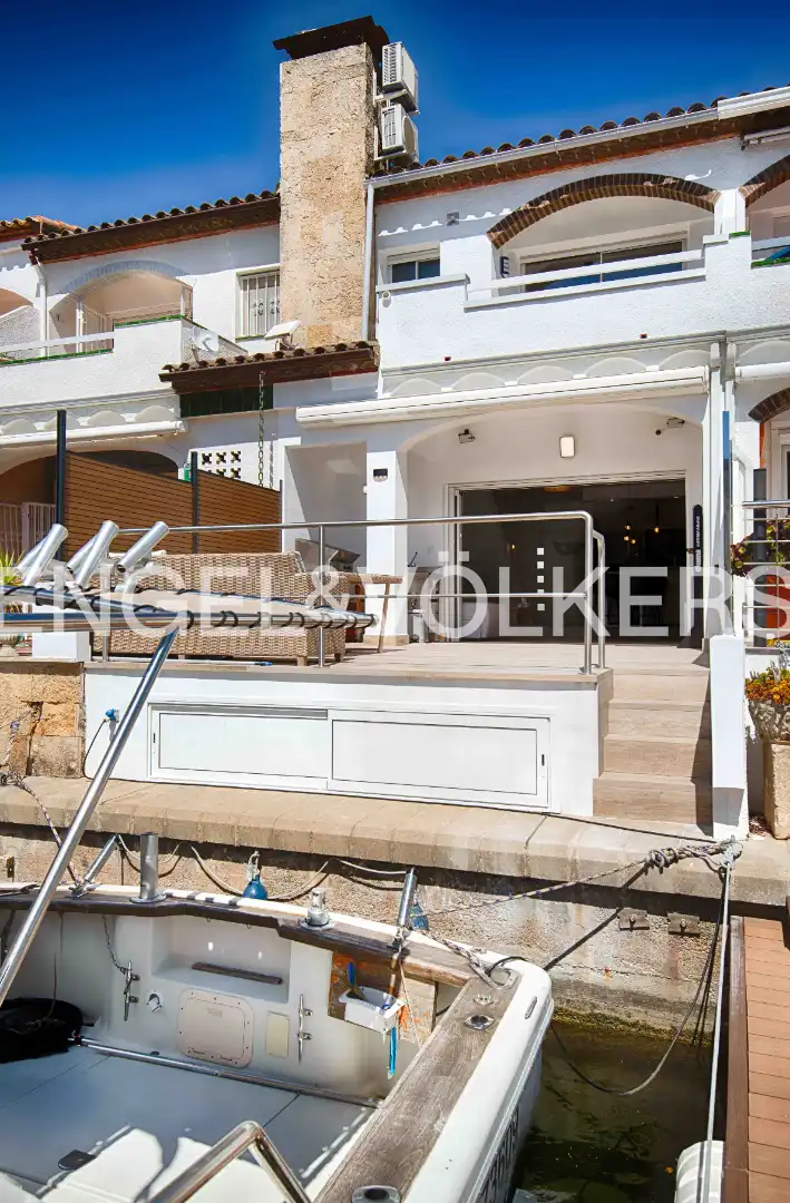 Terrassa de Casa adosada en venda en Roses amb Jardí privat, Terrassa i Moblat