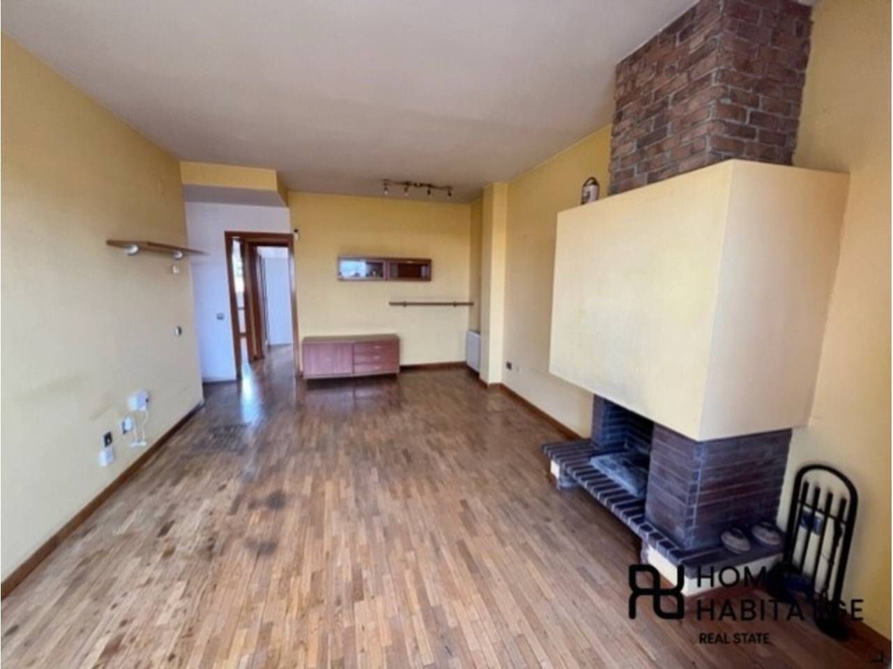 Living room of Flat for sale in Sabadell  with Heating, Parquet flooring and Balcony