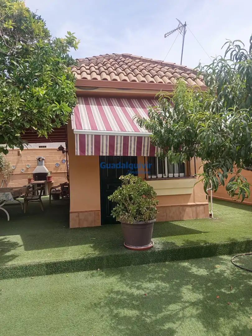 Villa con piscina in vendita a Entrenúcleos, imagen 12