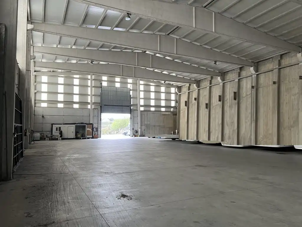 Industrial building to rent in Rúa Parroquia de Moruxo
