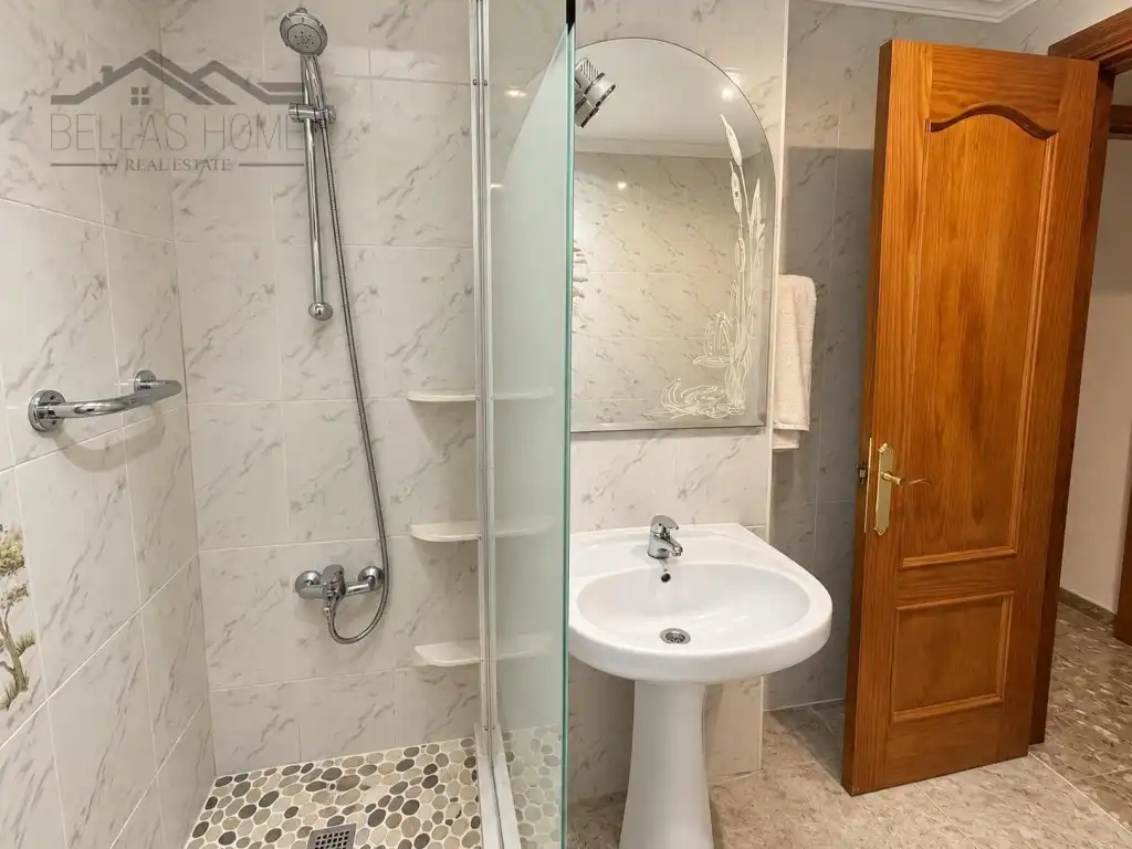 Bathroom of Ground floor for rent in Estepona  with Furnished, TV and Internet