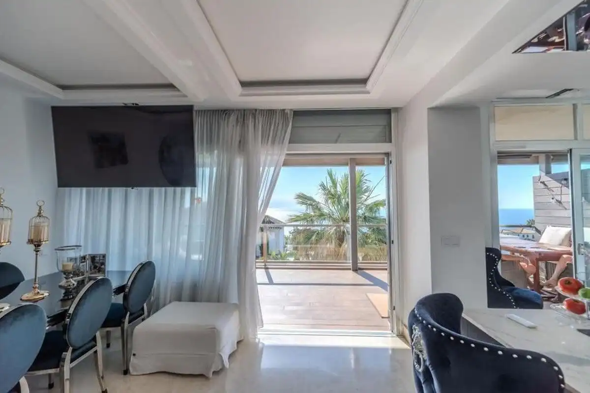 Wohnzimmer von Wohnungen zur Miete in Manilva mit Klimaanlage, Heizung und Terrasse