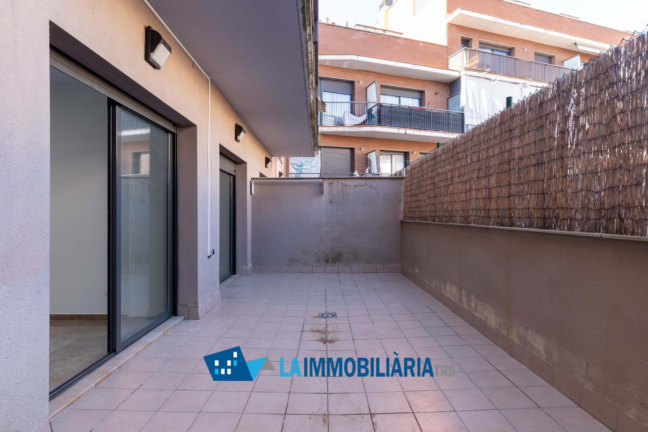Exterior view of Flat for sale in Terrassa  with Air Conditioner, Heating and Terrace