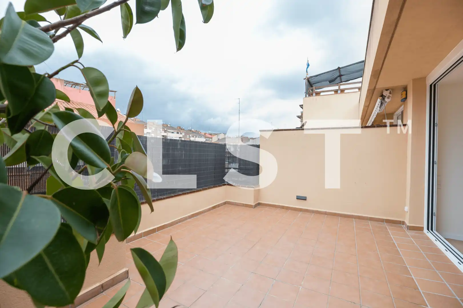Attic for rent in Carrer de Ballester, El Putget i el Farró