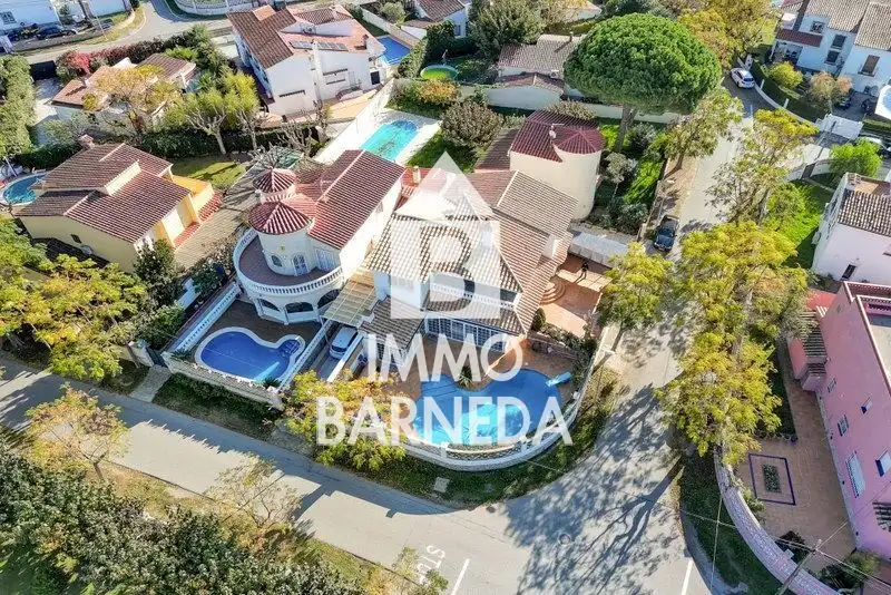 Casa o chalet en venta en Requesens, 125, Requesens