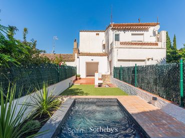 Casa amb piscina en venda a Carrer de Sant Gaietà