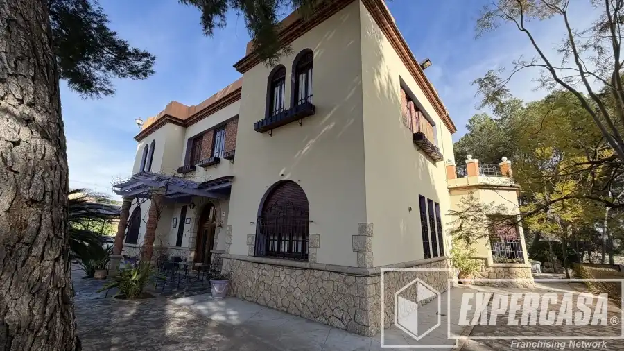 Vista exterior de Finca rústica en venda en Buñol amb Aire condicionat, Calefacció i Terrassa