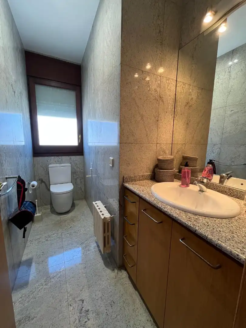 Baño de Casa o chalet en venta en Olot con Aire acondicionado, Calefacción y Jardín privado