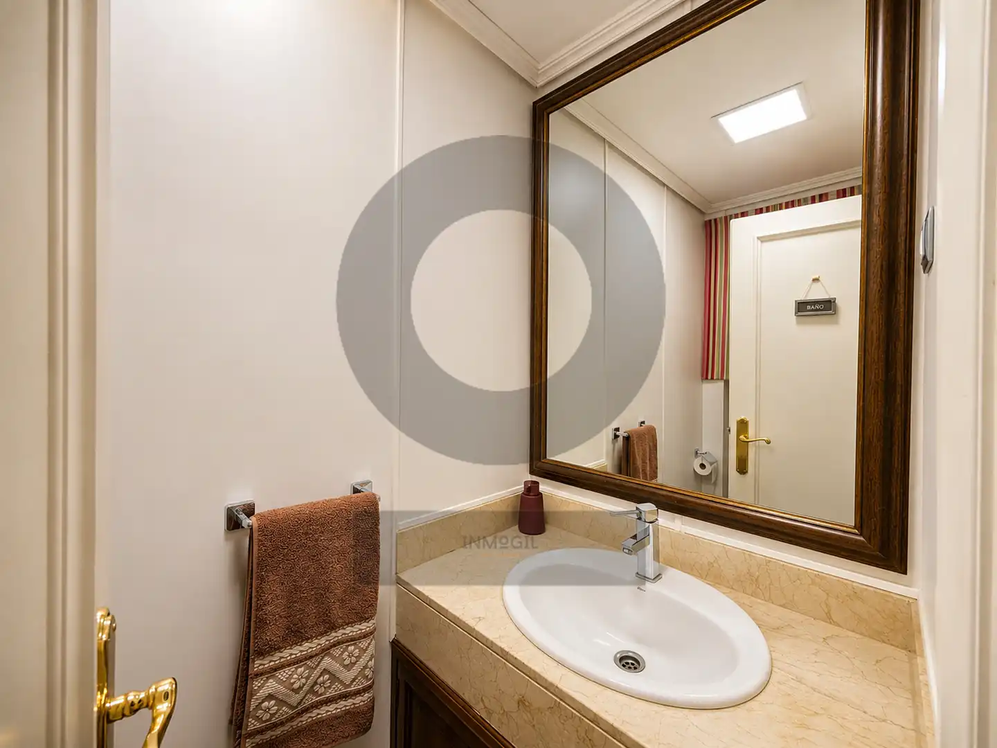 Bathroom of Houses for sale in Pozuelo de Alarcón  with Air Conditioner, Heating and Private garden