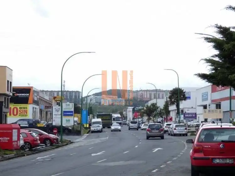 Industrial building with lift for sale in Avenida Quinta
