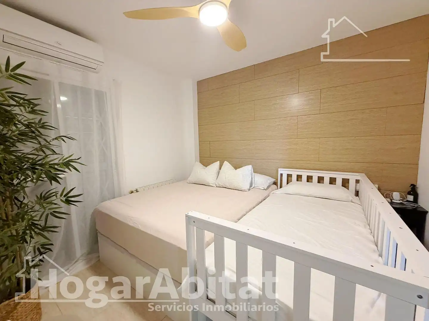 Bedroom of Houses for sale in Moncada  with Air Conditioner, Heating and Private garden